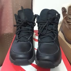 Boys nike boots